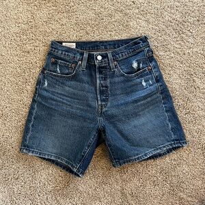 Levi’s 501 Mid-Thigh Short
